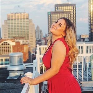 Meet your Posher, Damla